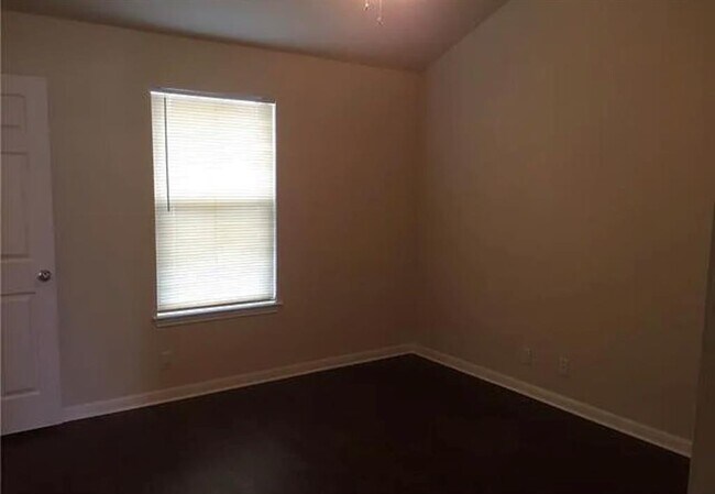 Building Photo - 1004 Drover's Cove