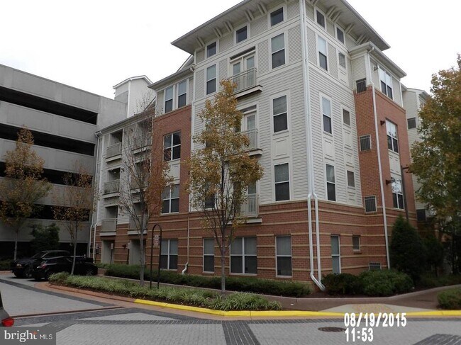Building Photo - 2765 Centerboro Dr