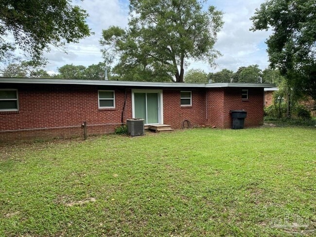 Building Photo - 6210 Hilltop Rd
