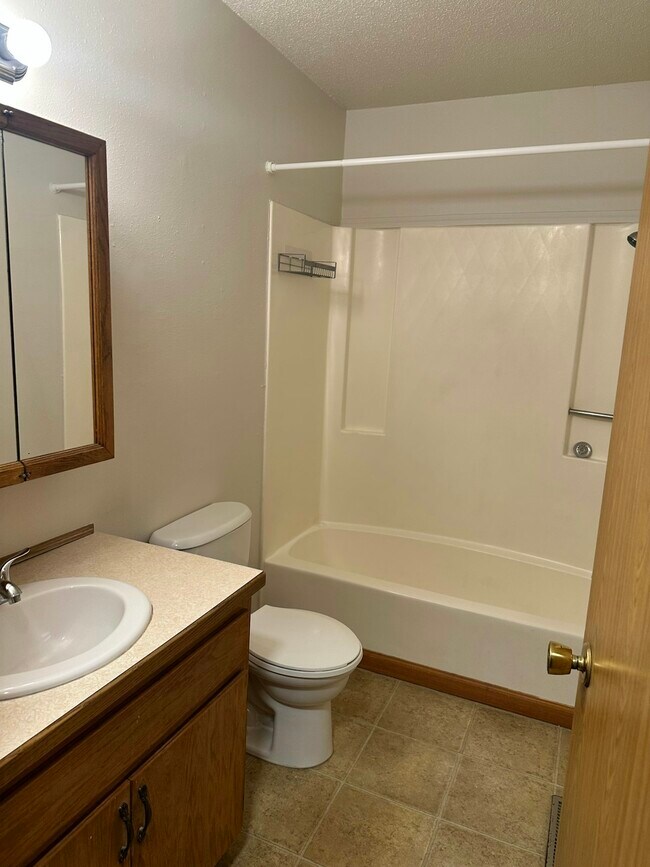 Building Photo - 1901 Elm Ave