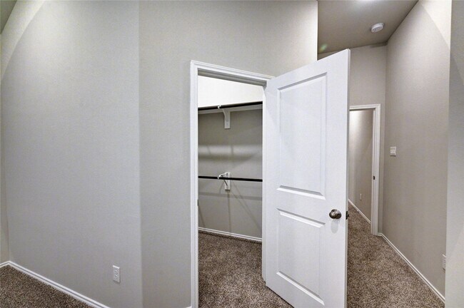 Building Photo - 10196 Barberry St