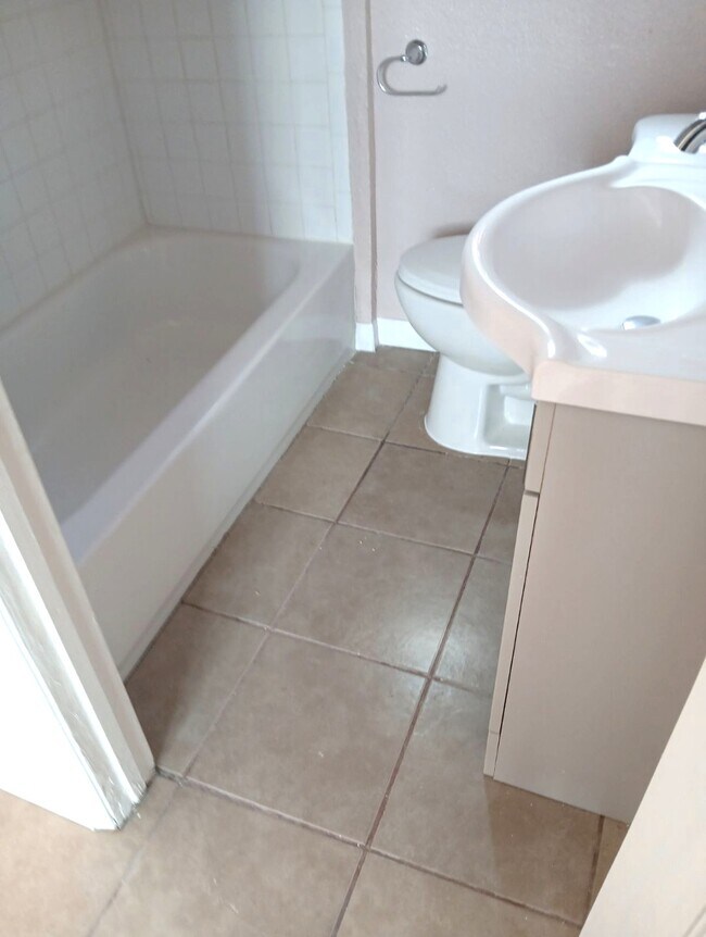 Building Photo - 4247 Burns Ave