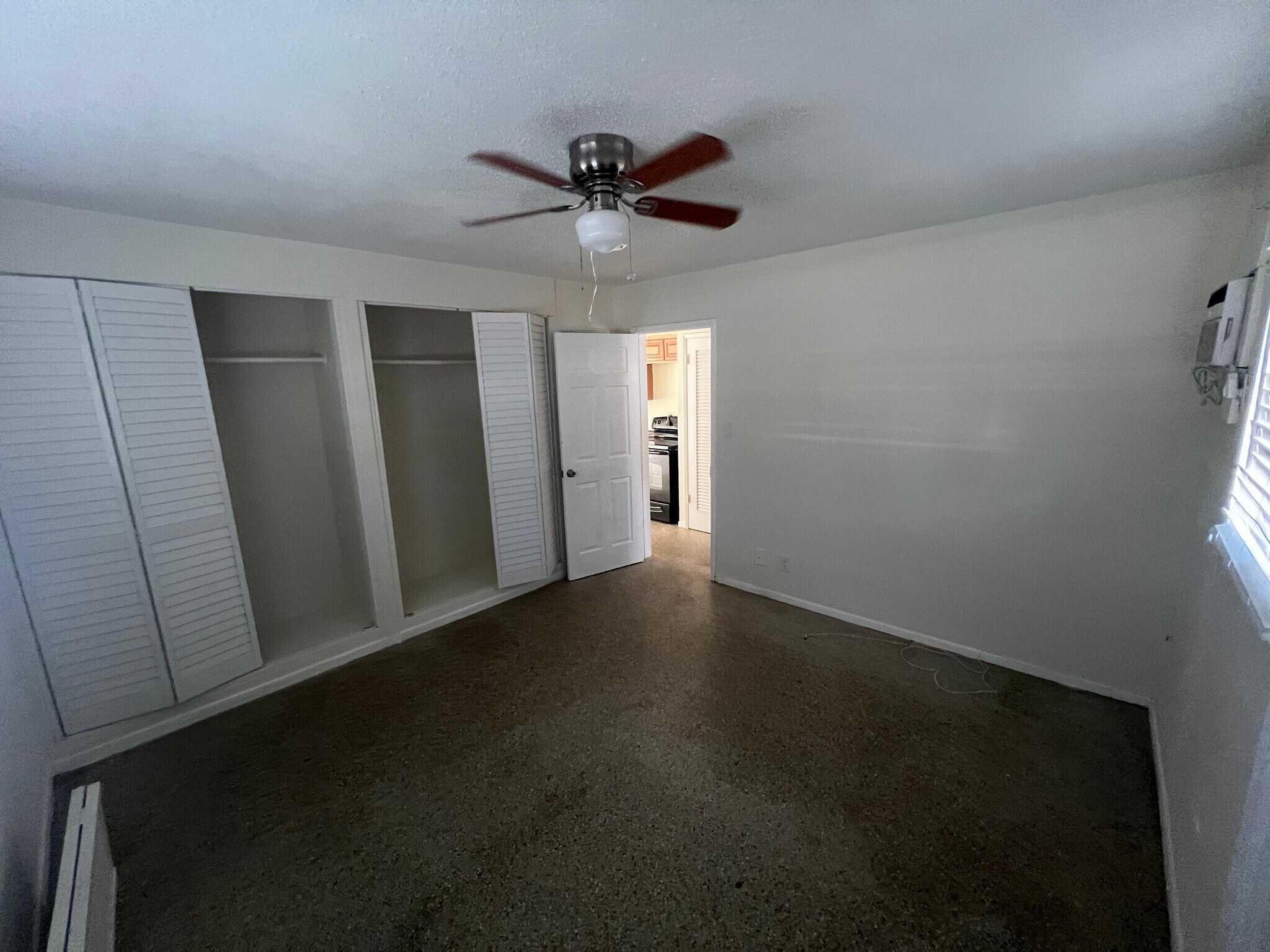 Building Photo - 5831 NE 18th Ave