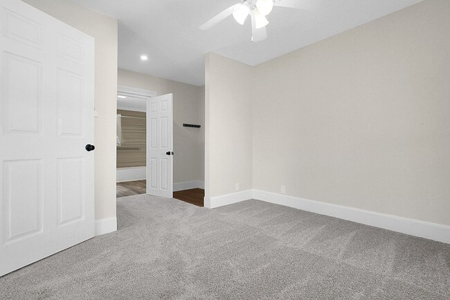 Building Photo - 131 S 2nd St