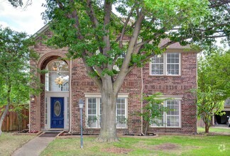 Building Photo - GREAT LOCATION, NICE NEIGHBORHOOD