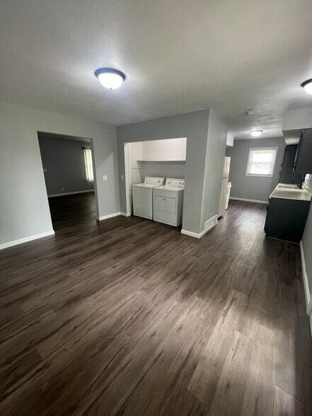 Dining Room - 110 Watt Ave