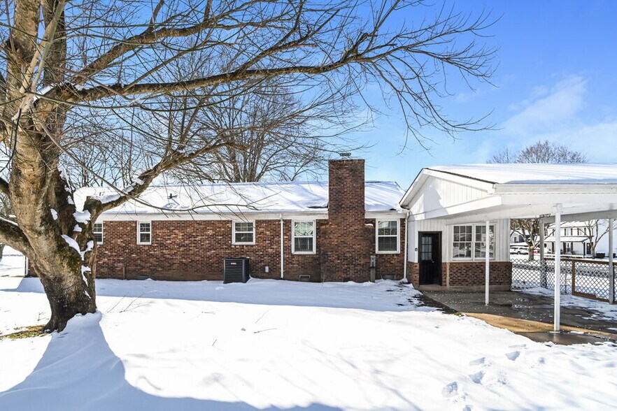 Building Photo - 717 Goose Creek Dr