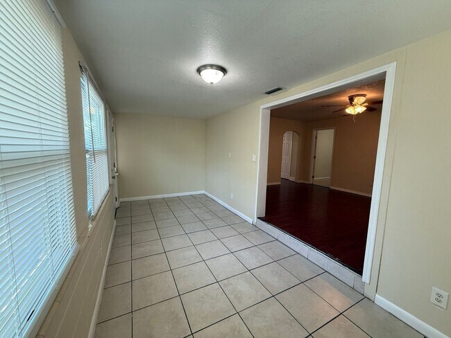 Building Photo - home for rent in South St. Pete
