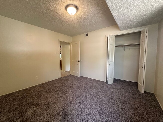 Building Photo - 4000 Acree St