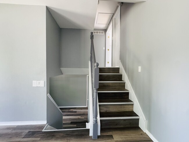 Building Photo - 259 Waterman Dr