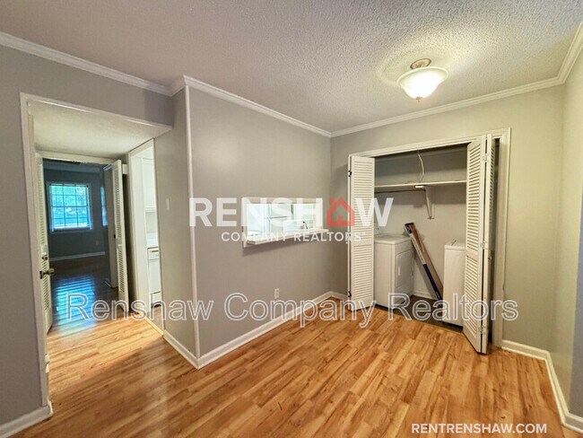 Building Photo - 6436 Macon Rd