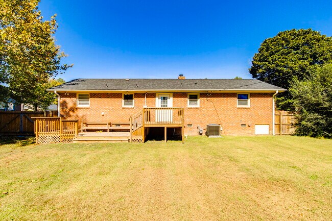 Building Photo - 7712 Burdell Dr