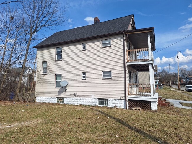 Building Photo - 12613 Parkhill Ave