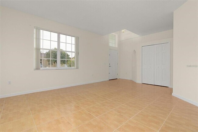 Building Photo - 411 Tamarind Parke Ln