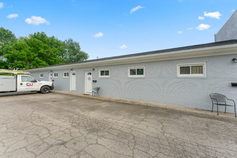 Building Photo - 438 N Park Ave