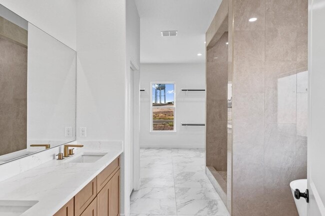 Building Photo - 206 E Persimmon Dr