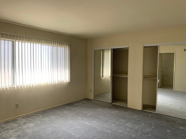 Large walk in closets - 1427 Saltair S Ave