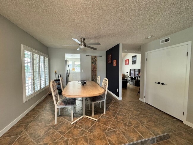 Building Photo - Beautiful 4-Bedroom + Loft Home in Desirab...