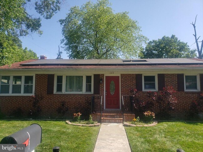 Primary Photo - 124 Woodland Dr