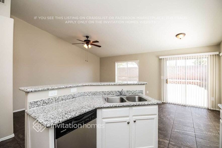 Building Photo - 2345 S Ananea