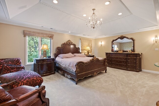 Building Photo - 9336 Falling Waters Dr W