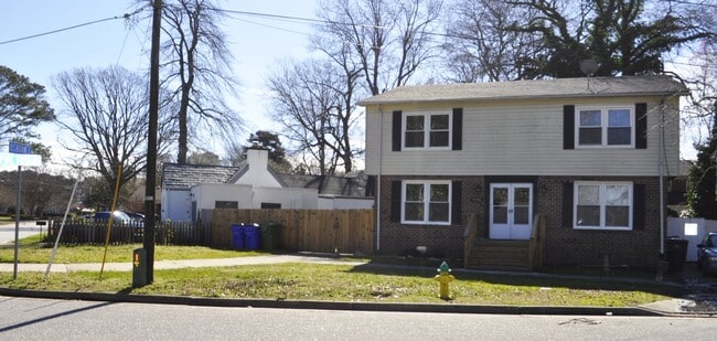 Primary Photo - 9396 Pine Tree Rd