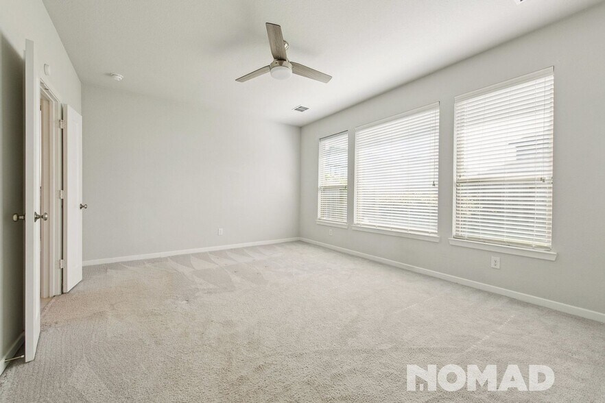 Building Photo - 9215 Lair Cove Dr