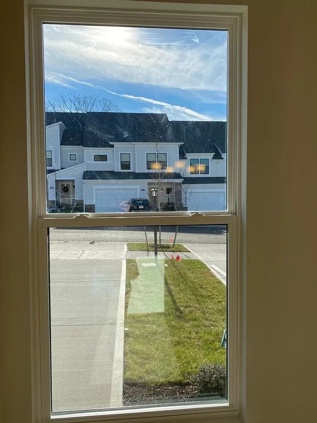 Building Photo - 12867 Deep Well Rd