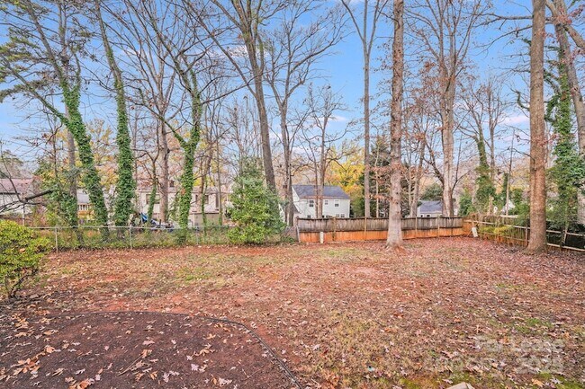 Building Photo - 5001 Vescova Ct