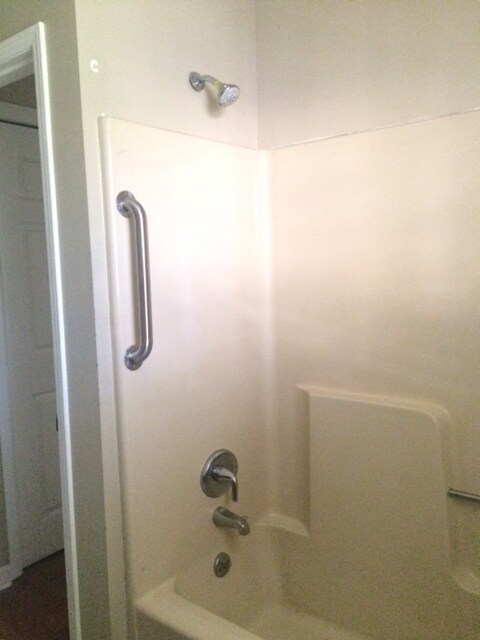 Building Photo - 819 Tammy St SW