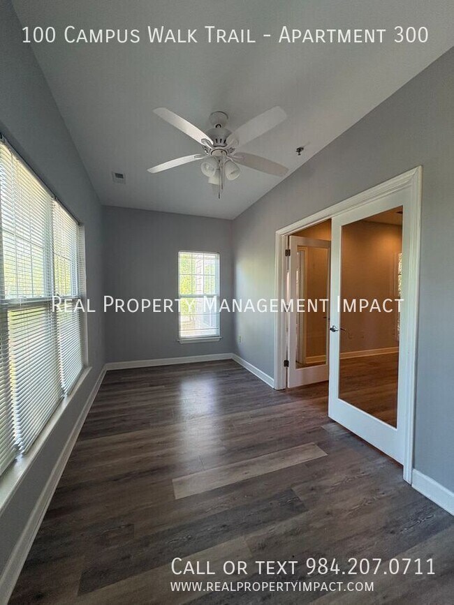 Building Photo - 100 Campus Walk Trl