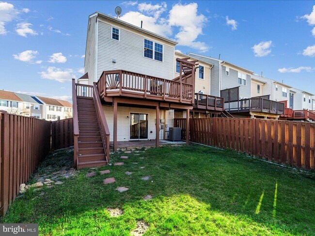 Building Photo - 564 Radford Terrace NE