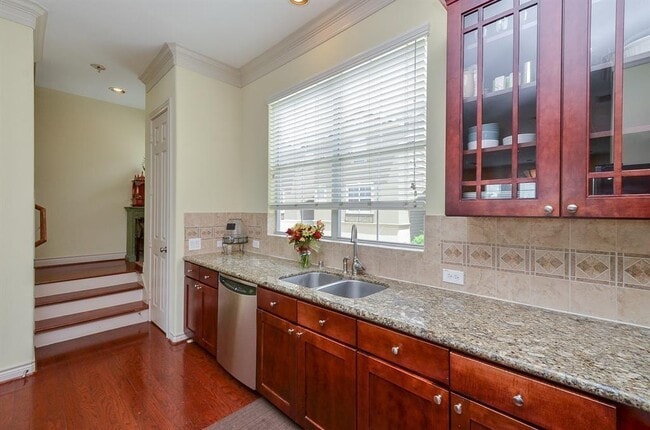 Building Photo - 3316 Clearview Cir