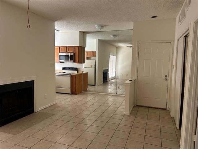Building Photo - 9747 Whitehurst Dr