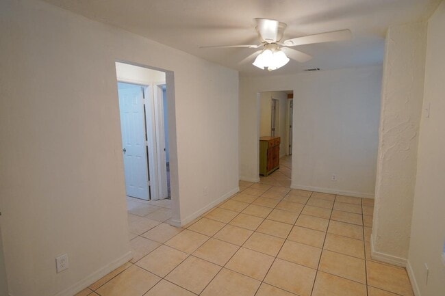 Building Photo - 702 Nassau St