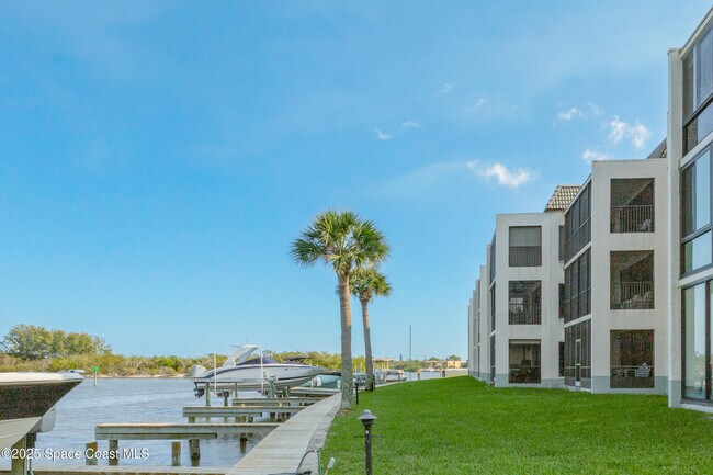 Building Photo - 1825 Minutemen Causeway