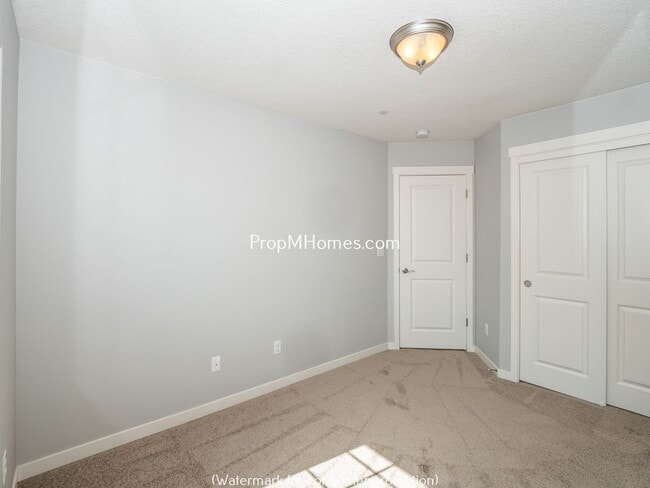 Building Photo - Fantastic Three Bedroom Home In Wilsonville On Corner Lot!