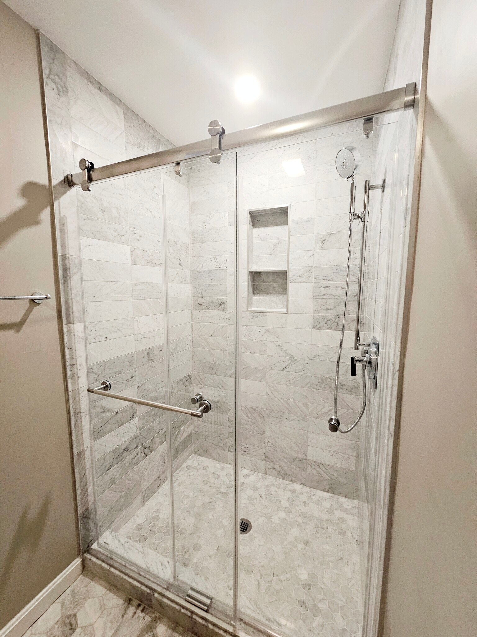 Building Photo - 82 Phillips St