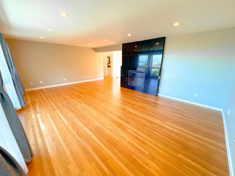 Building Photo - 15 Lupine Way