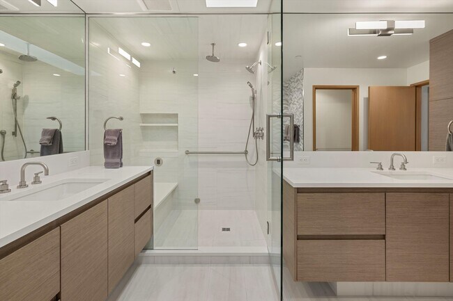 Building Photo - 447 E Cooper Ave