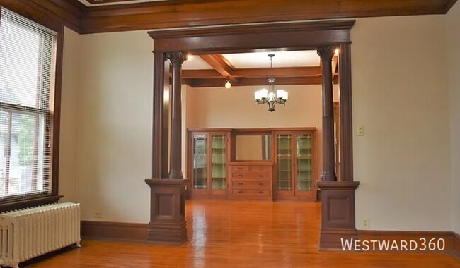 Building Photo - 420 N Marion St