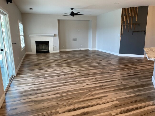 Building Photo - 11119 Chimney Rock Dr