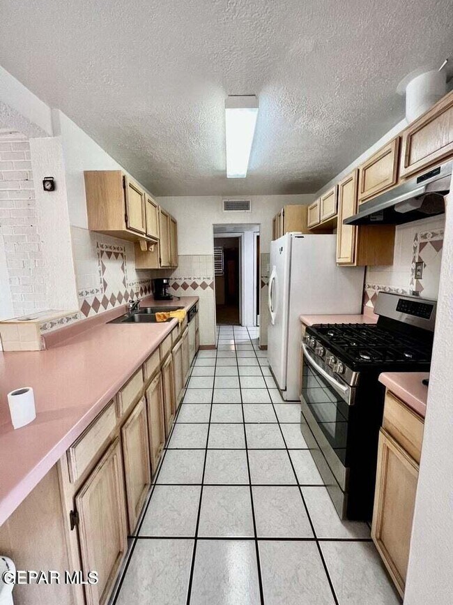 Building Photo - 7051 Becky Ln