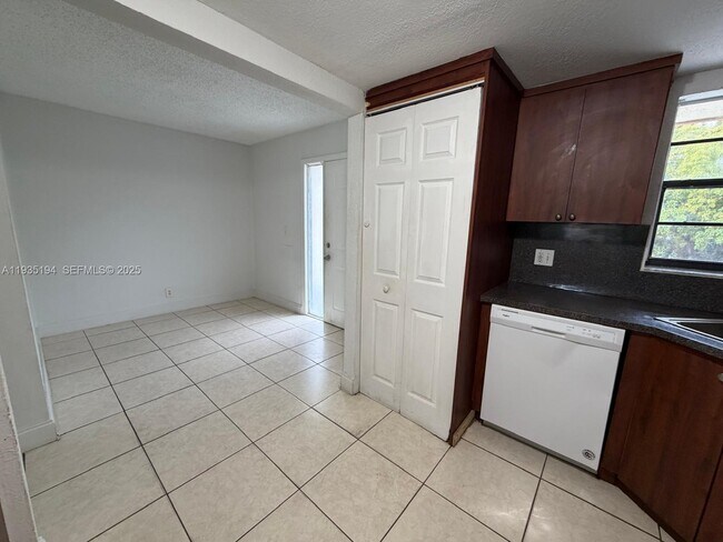 Building Photo - 3751 NW 115th Way