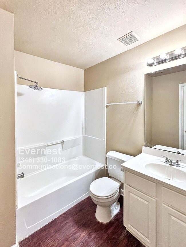 Building Photo - Beautiful 4-Bedroom Corner Lot Home in a P...