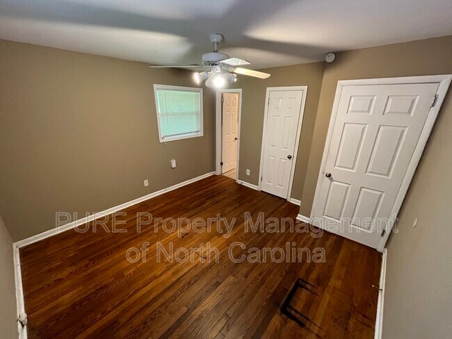 Building Photo - 4304 Wedgewood Dr