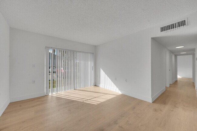 Building Photo - 1139 Lake Terry Dr