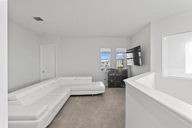 Building Photo - 15134 Cameo Ct