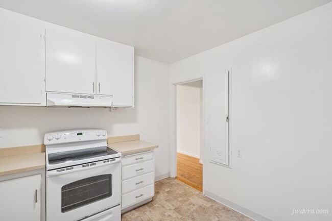 Building Photo - 1930 Franklin St