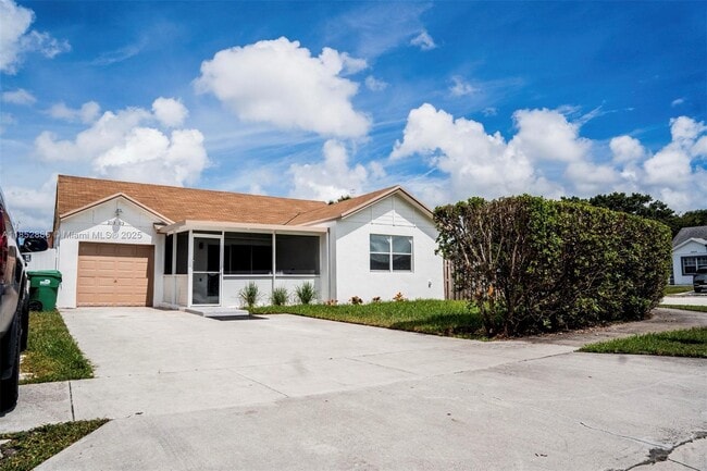 Primary Photo - 20303 NW 36th Ave